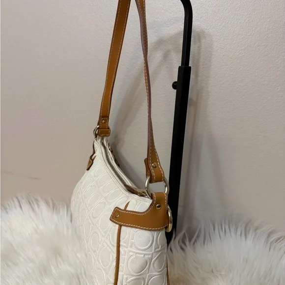 Salvatore Ferragamo White and Tan Shoulder Bag - Picture 3 of 11